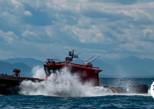 Μύκονος: Εκκενώθηκε το πλοίο όπου ξέσπασε φωτιά – Στην Τήνο οι 29 επιβαίνοντες