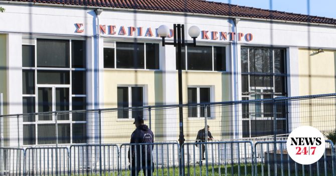 Δίκη για τα Τέμπη: Διακοπή λόγω έντασης μεταξύ συγγενών θυμάτων