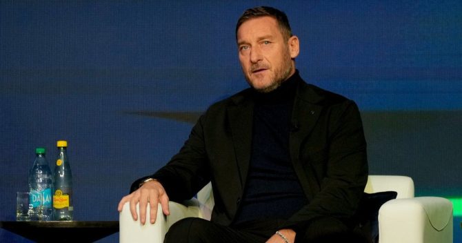Τότι: Οι ξεχωριστές ευχές της Ρόμα στον εμβληματικό καπιτάνο, ο οποίος συμπλήρωσε 50 χρόνια ζωής