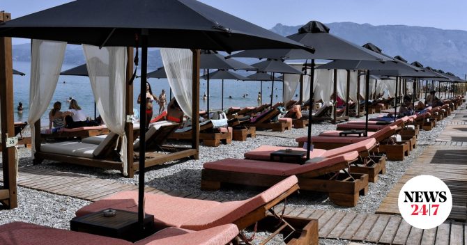 Βουλιαγμένη: Πώς ξεκίνησε ο φονικός καβγάς για τις ξαπλώστρες – Συνελήφθη εκ νέου η 21χρονη