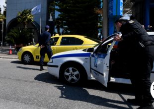 Νέα Ιωνία: Πελάτης τσακώθηκε με οδηγό ταξί και της έκοψε το αυτί με τα δόντια του