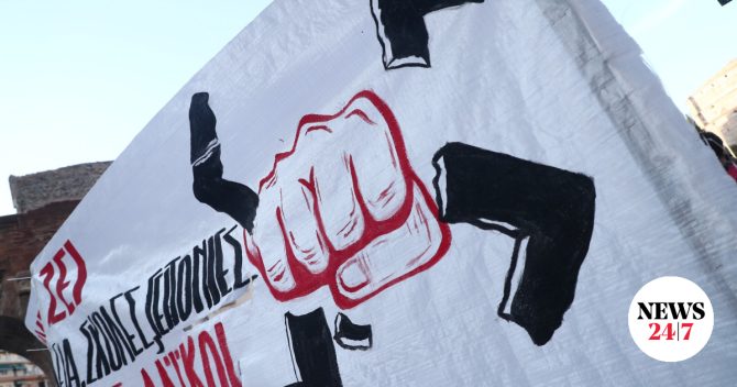 Ελευσίνα: Ταυτοποιήθηκαν δύο νεαροί για την επίθεση με μαχαίρι σε αντιφασίστα