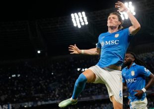 Champions League: Πρώτη νίκη με μπροστάρη Μακτόμινεϊ η Νάπολι, άνετα με τεσσάρα η Ρόμα, μεγάλο διπλό η Αϊντχόφεν, ισοπαλία στη Γερμανία