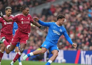 Premier League: Ο Τσιμίκας νικητής απέναντι στον Κωστούλα, “κέρβερος” ο Τζολάκης στην ισοπαλία της Χαλ με τη Μπρέντφορντ, ο “κατήφορος” συνεχίζεται για τη Γιουνάιτεντ