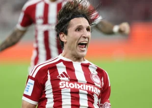 Ολυμπιακός – Παναθηναϊκός 1-0: Με δήλωση του αρχηγού Ρέτσου οι ερυθρόλευκοι των 10 παικτών πήραν το ντέρμπι, πρώτη ήττα για το τριφύλλι