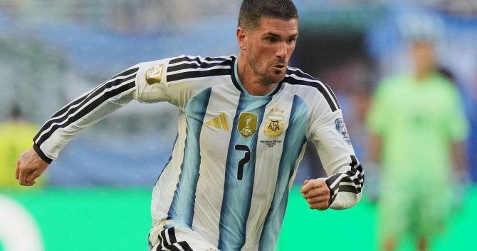 Συγκλονίζει ο Ντε Πολ: “Σαν να μένω σε χρυσό κλουβί, είμαι μόνος”