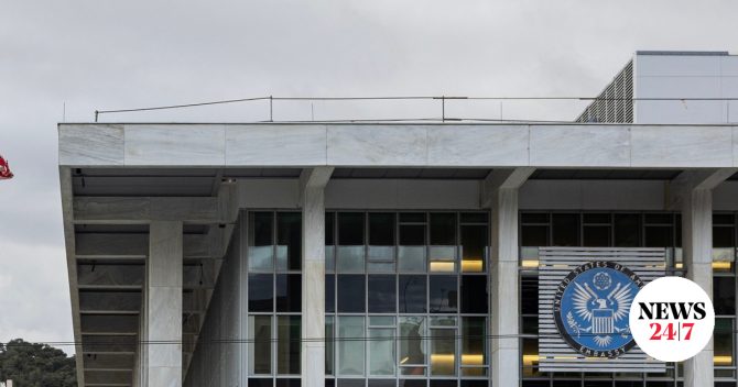 Παραίτηση Γκίλφοϊλ: Ποιος παίρνει τα “κλειδιά” της αμερικανικής πρεσβείας