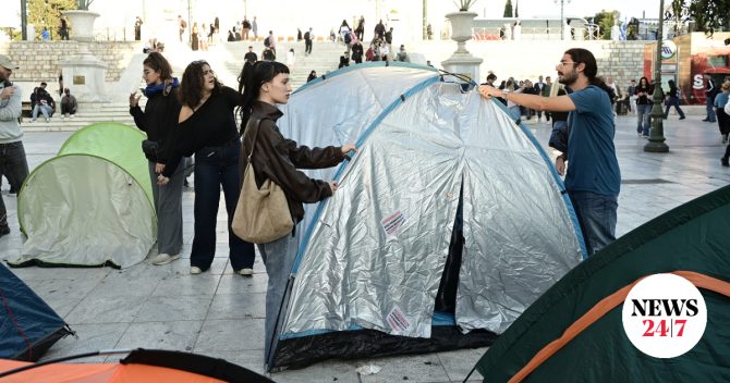 Φοιτητές στήνουν σκηνές στο Σύνταγμα