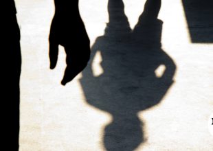 Θεσσαλονίκη: “Φοβάται να βγει έξω”, λένε οι γονείς του 12χρονου που ξυλοκοπήθηκε από πέντε ανήλικους