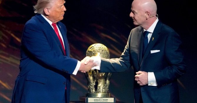 FIFA: Πιθανή η κατάργηση του βραβείου ειρήνης, έναν χρόνο μετά την βράβευση του Ντόναλντ Τραμπ