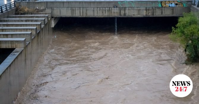 “Φούσκωσε” ο Κηφισός από την κακοκαιρία