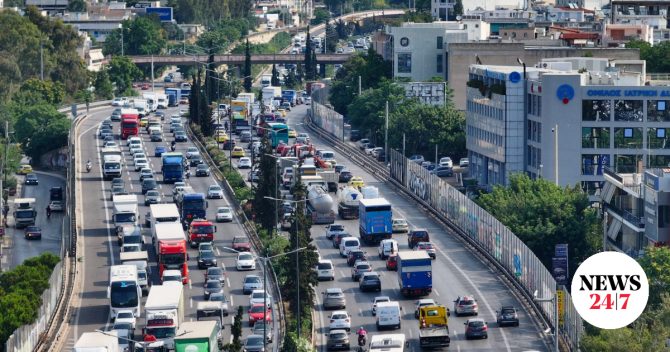 Κίνηση στους δρόμους: “Στο κόκκινο” κέντρο και Κηφισός – Καθυστερήσεις άνω των 45 λεπτών στην Αττική Οδό