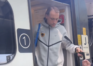 Το ταξίδι της ΑΕΚ με τρένο για το Μάντσεστερ (VID)