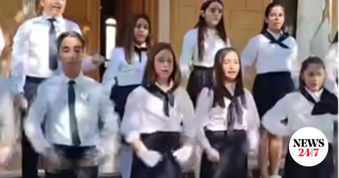 28η Οκτωβρίου: Μαθητές απέδωσαν τον εθνικό ύμνο στη νοηματική και έστειλαν ηχηρό μήνυμα συμπερίληψης