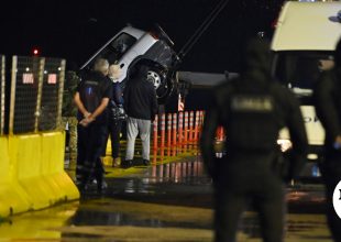 Πώς συνέβη η οικογενειακή τραγωδία στον Πειραιά – Τρεις νεκροί από πτώση αυτοκινήτου στο λιμάνι