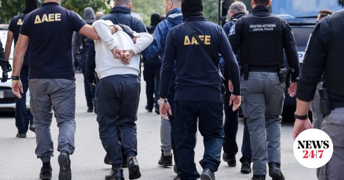 Έκρηξη στην Πλάκα: Τη Δευτέρα απολογούνται οι τρεις συλληφθέντες