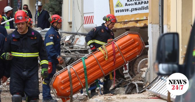 Έκρηξη στην Πλάκα: Η στιγμή που οι κατηγορούμενοι φεύγουν με χαλκό στα χέρια