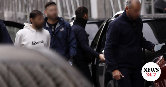 Έκρηξη στην Πλάκα: Ποινική δίωξη για κακουργήματα στους τρεις κλέφτες χαλκού
