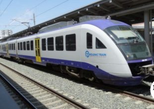 Φωτιά στον Ασπρόπυργο: Διακοπή κυκλοφορίας στον Προαστιακό στο τμήμα Άνω Λιόσια