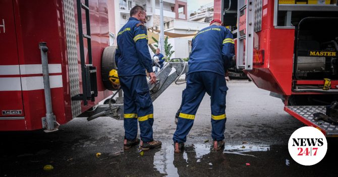 Φωτιά σε κατάστημα στο κέντρο της Αθήνας