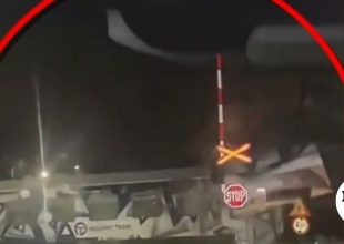 Λάρισα: Τρένο πέρασε με τη μπάρα της διάβασης ανοιχτή