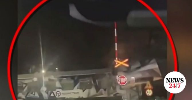 Λάρισα: Τρένο πέρασε με τη μπάρα της διάβασης ανοιχτή