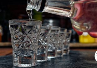 Λάρισα: Στο νοσοκομείο 13χρονη μετά από κατανάλωση βότκας