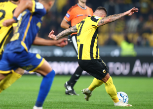 Ο Ζούμπκοφ με τρομερό σουτ έκανε το τελικό 5-0 (VID)